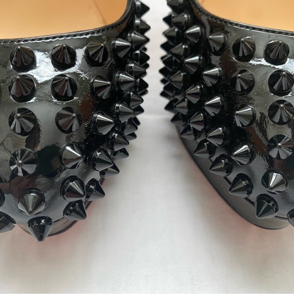 New In Box Christian Louboutin Black Patent Leather Stud High Heels - Picture 5 of 14